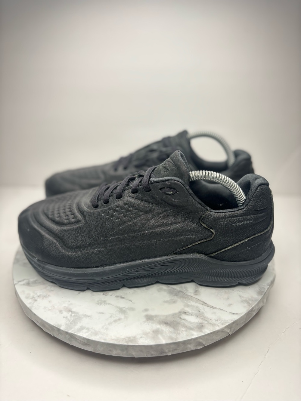 Size 9.5- Altra Torin 5 Leather shoes in black Slip Resistant